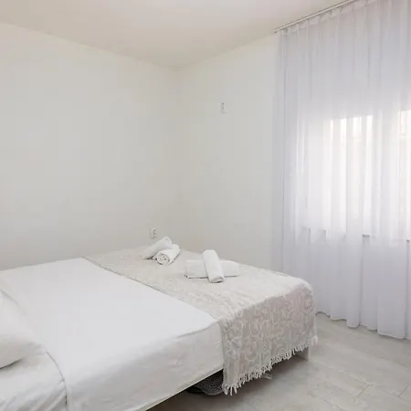 Apartments Knez Makarska Exterior photo