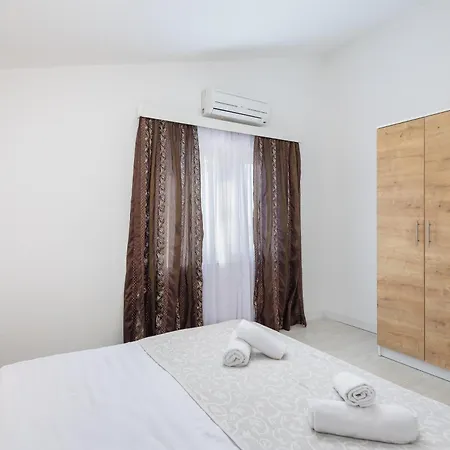 Apartments Knez Makarska Exterior photo